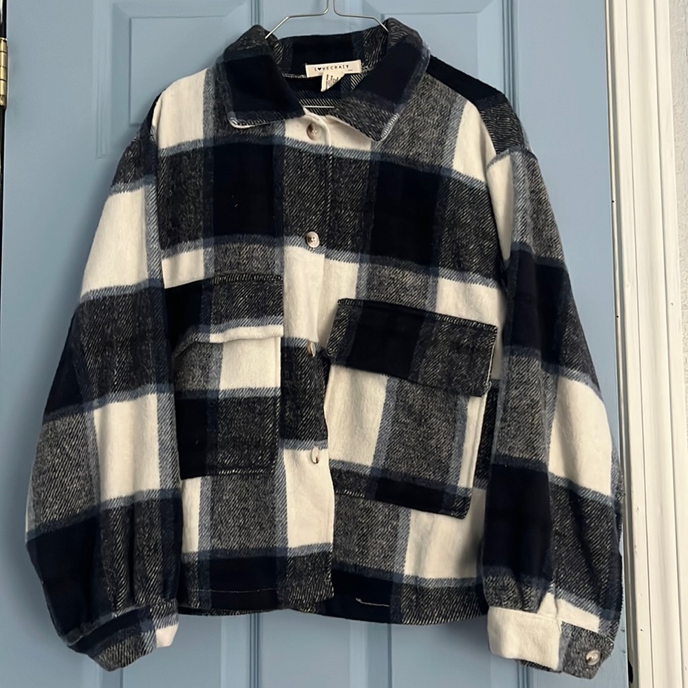 Light weight throw over jacket, color: blue buffalo plaid, size: L